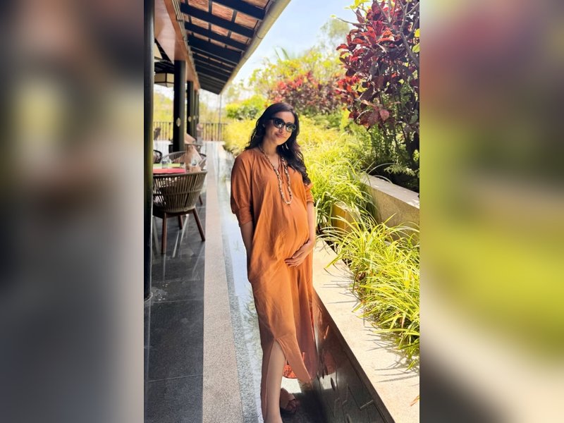 Surbhi Jyoti presents a ‘photo buffet’ flaunting her baby bump