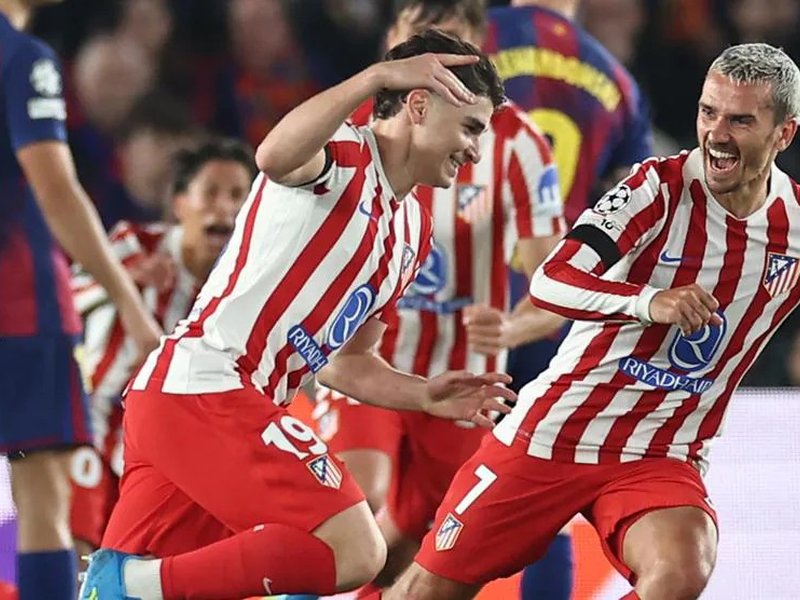 Atletico beat 10-man Barca in Champions League QF first leg