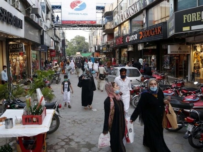 LPG crisis bites hard as rising daily bread prices expose Pakistan's economic distress