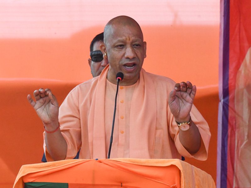 बुनकरों की आय, सम्मान और स्थायित्व सुनिश्चित करना हमारी प्राथमिकता : सीएम योगी  