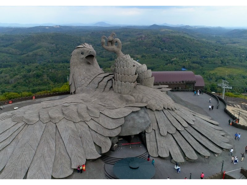 केरल के खूबसूरत नजारों के बीच 65 एकड़ में फैला अनोखा डेस्टिनेशन, जहां मिलती है 'रामायण' के 'जटायु' की कहानी