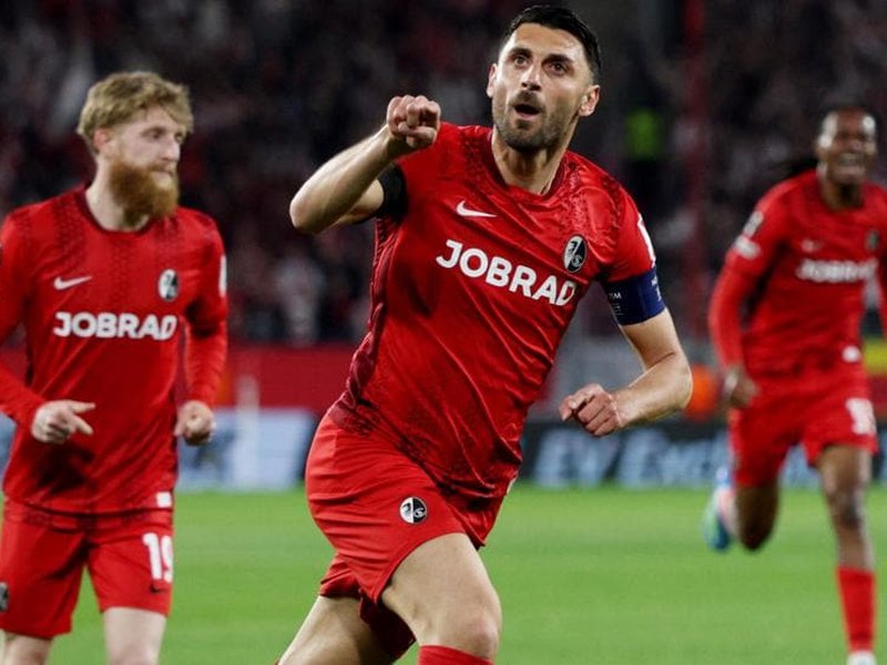 Freiburg beat Celta Vigo in Europa League quarterfinal first leg