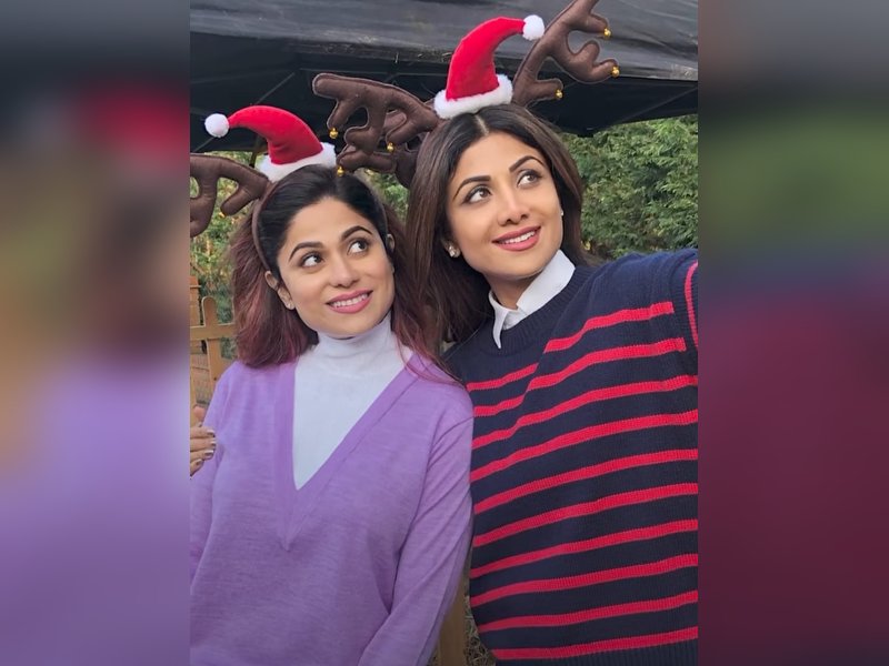 Shilpa Shetty shares pictures with Shamita: Equal parts love, madness, memories