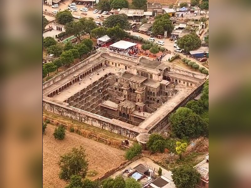 सीढ़ीदार भूलभुलैया में एक बावड़ी  : 9वीं शताब्दी में बना राजस्थान का हैरत में डालता कुआं, 'प्रसन्नता की देवी' को है समर्पित 