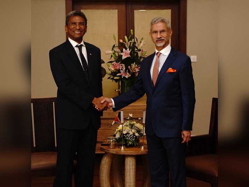 EAM Jaishankar, Seychelles counterpart Faure hold talks in Mauritius 