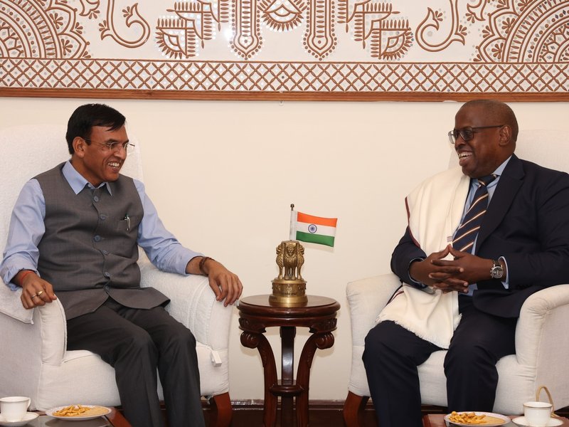 Sports Minister Dr. Mansukh Mandaviya meets Commonwealth Sport President Donald Rukare in New Delhi on Friday; reaffirms India’s vision for landmark Commonwealth Games 2030. Photo credit: SAI Media
