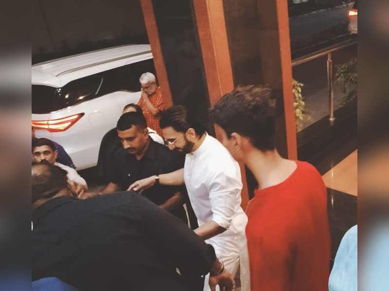 Ranveer Singh offers tribute to RSS founder, Meets Chief Mohan Bhagwat