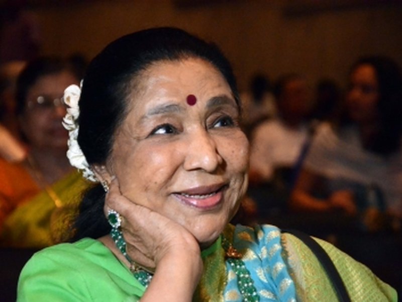Deeply concerned, praying for her good health: PM Modi wishes Asha Bhosle speedy recovery