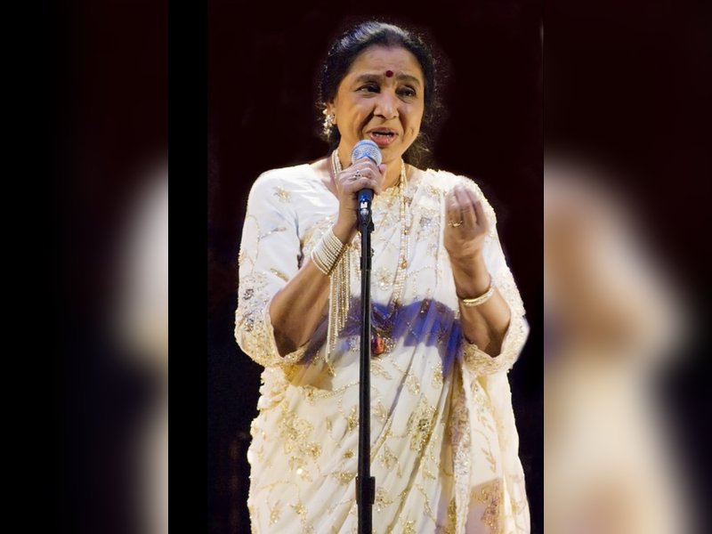 रेडियो पर बैन तो दूरदर्शन ने हटा दिया था आशा भोसले का यह गाना, फिर भी 'बेस्ट प्लेबैक सिंगर फीमेल' का अवॉर्ड अपने नाम किया