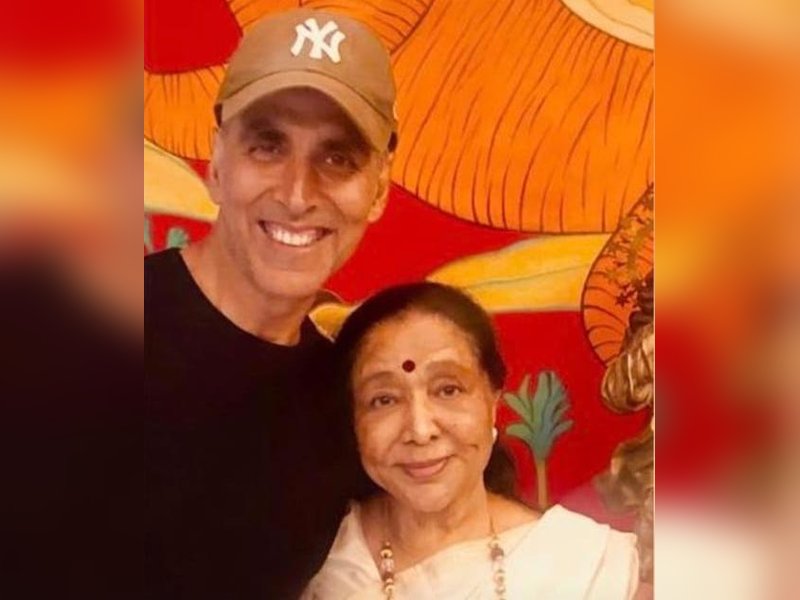 Akshay Kumar, Raveena Tandon, Karan Johar & others pay heartfelt tribute to late Asha Bhosle