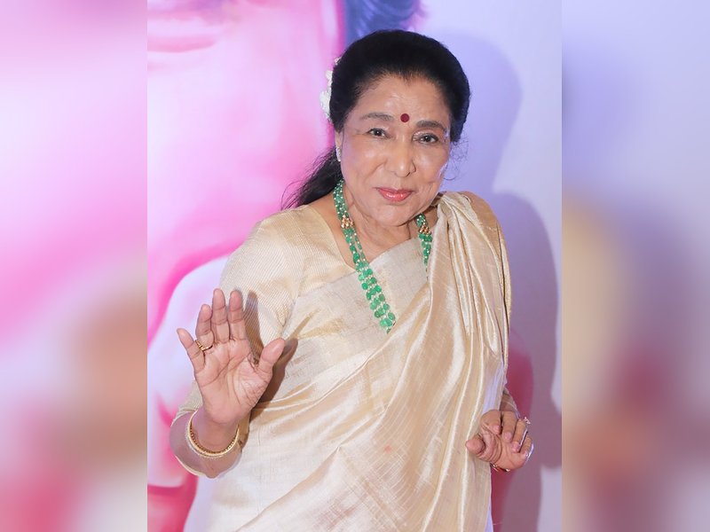 When Asha Bhosle spoke about her, elder sister Lata Mangeshkar being the ‘last of Mughals’