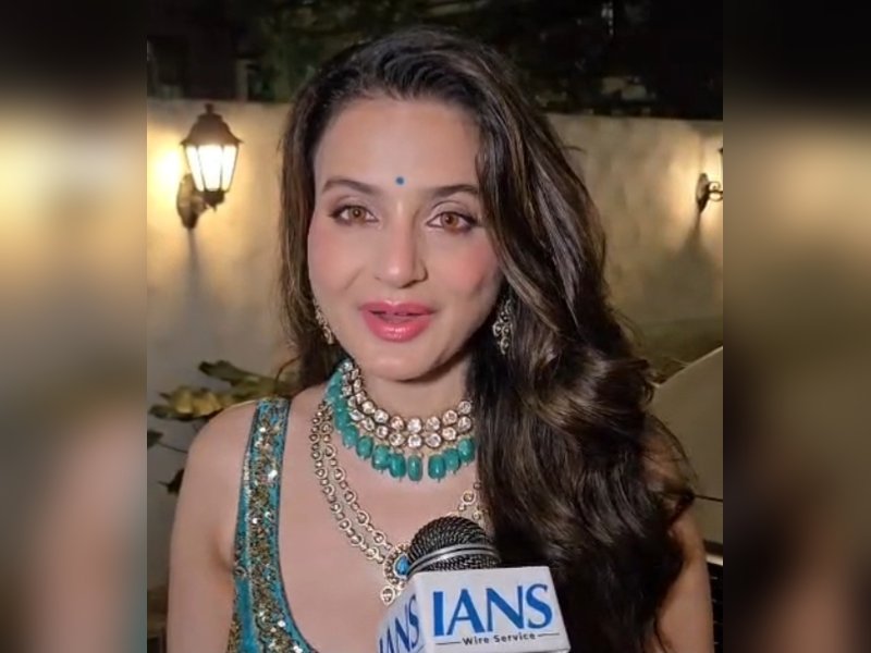 Ameesha Patel says late Asha Bhosle’s song marked her first step in Bollywood: Will cherish it all my life 