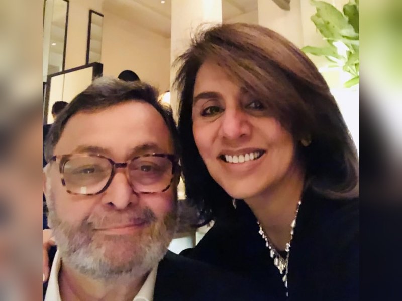 Neetu Kapoor shares picture with late Rishi Kapoor on 47th engagement anniversary 