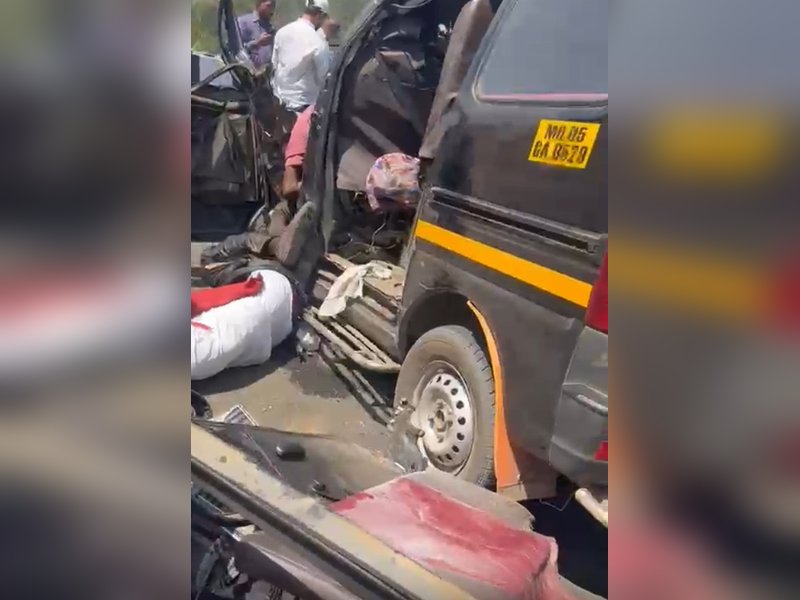 Nine killed as dumper truck rams into car in Mumbai's Kalyan