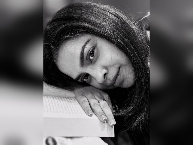 जिम में पसीना बहाते हुए सुमोना चक्रवर्ती ने दिया फिटनेस मंत्र— अनुशासन ही असली जीत है