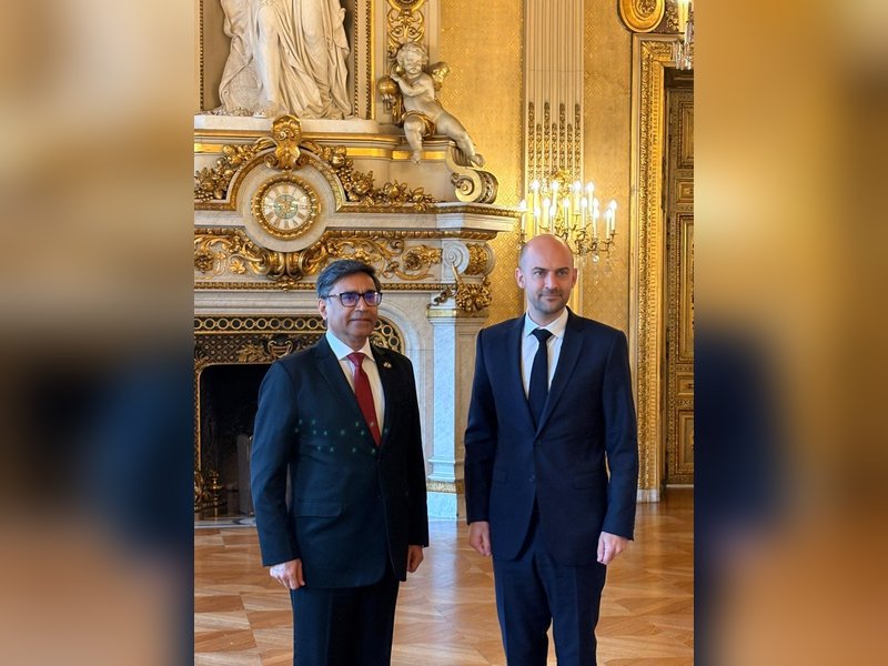 Foreign Secretary Misri calls on French Foreign Minister in Paris, discusses bilateral ties