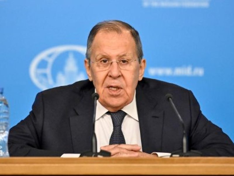 Russian FM holds talks with Iranian counterpart, urges restraint, offers support for settlement 