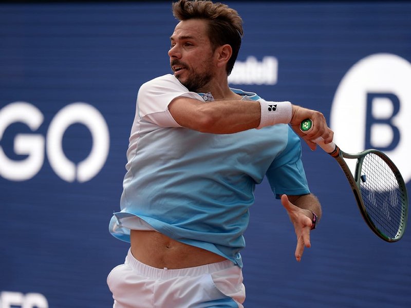 Norrie escapes late drama as Wawrinka says goodbye to Barcelona