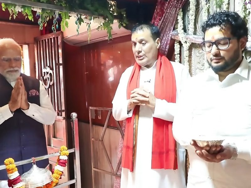 दिल्ली-देहरादून एक्सप्रेसवे के उद्घाटन से पहले पीएम मोदी ने मां डाट काली मंदिर में की पूजा 