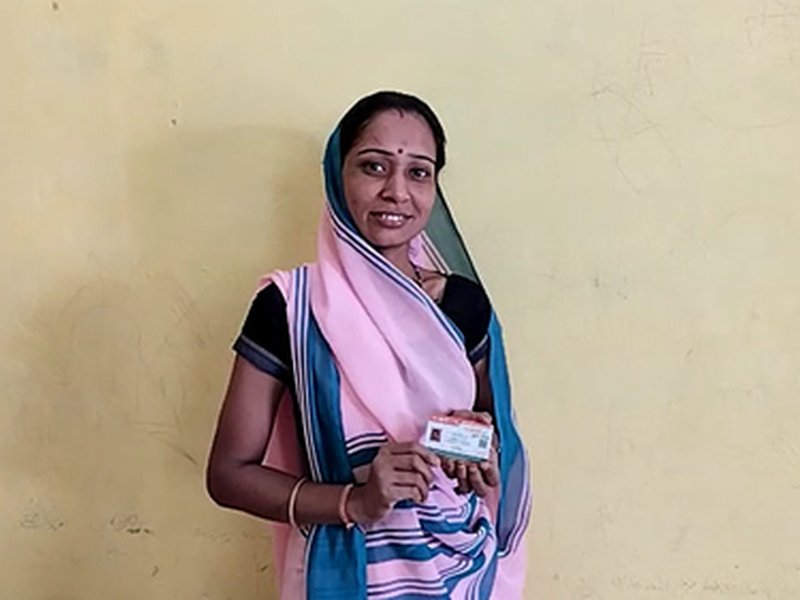 MP: Anganwadi and ASHA workers rejoice over receiving Ayushman Bharat cards in Neemuch​ (Photo: IANS)