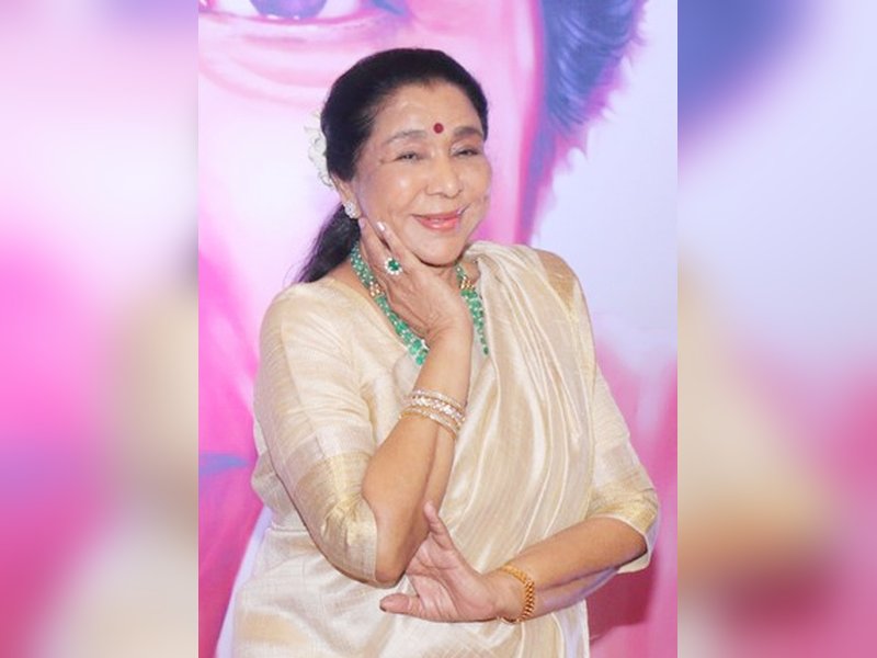 Sonia Gandhi makes gaffe, sends condolence note over Asha Bhosle’s demise to her late son