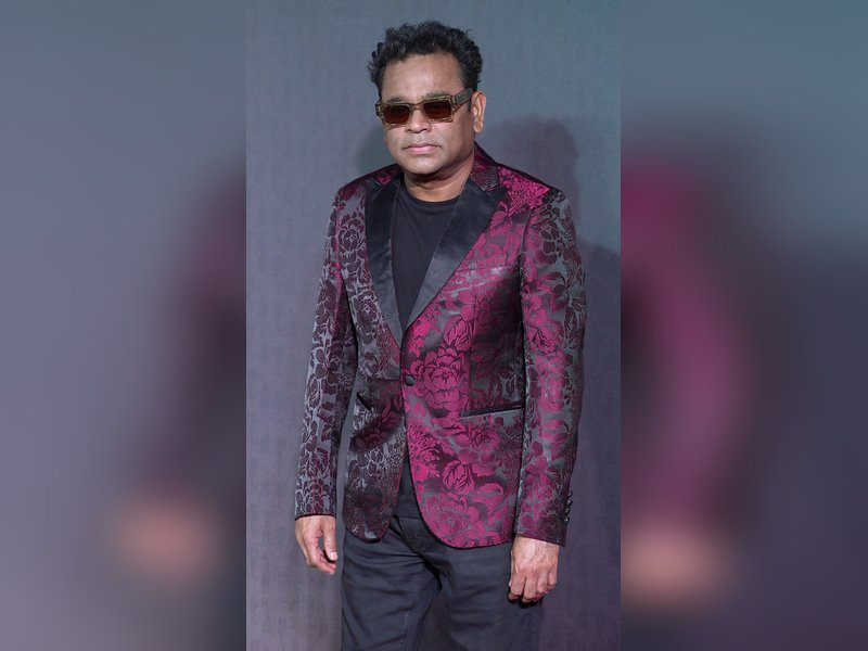 AR Rahman asks ‘bro’ Sonu Nigam ‘how can you sound so romantic?’