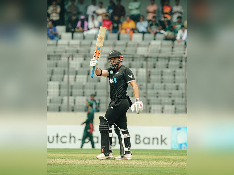 पहला वनडे: हेनरी और डिन का अर्धशतक, न्यूजीलैंड ने बांग्लादेश को 248 रन का लक्ष्य दिया 