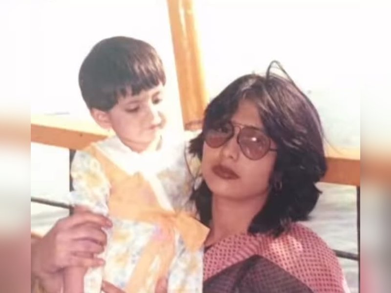 Zareen Khan says 'There’s a constant ache & emptiness' as she remembers her late mother