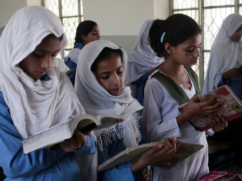Pakistan: People concerned about rising school expenses, textbook shortage (File image)