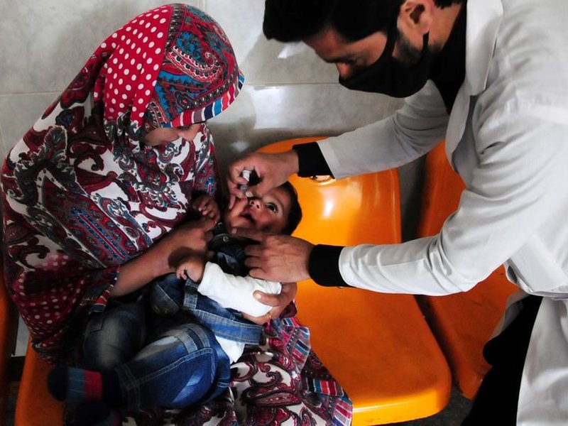 Violence, mistrust derail anti-polio drive in Pakistan