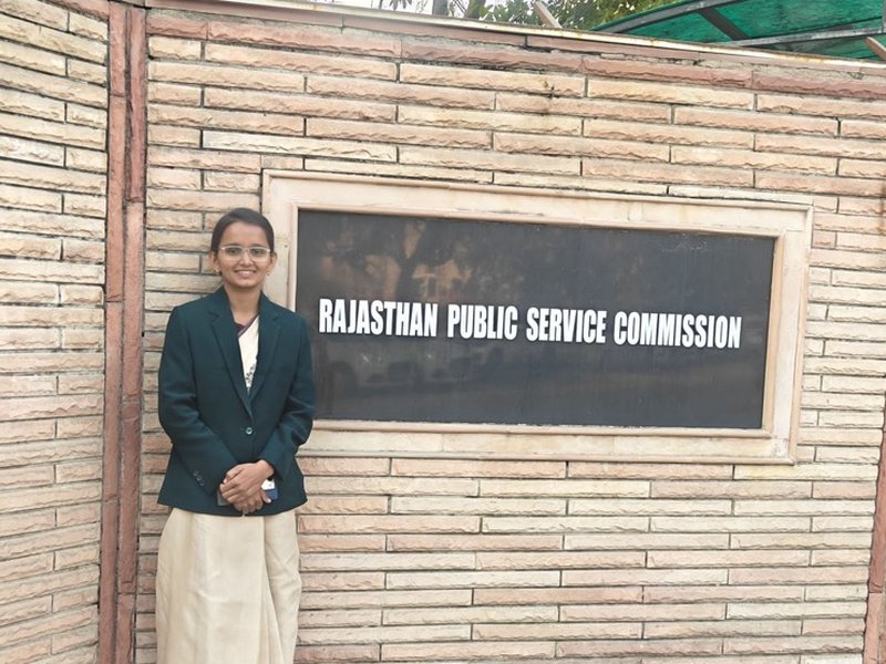 आरपीएससी आरएएस रिजल्ट: बाड़मेर के दिनेश बिश्नोई ने किया टॉप, सीकर की सरिता चौधरी को मिली 419वीं रैंक 