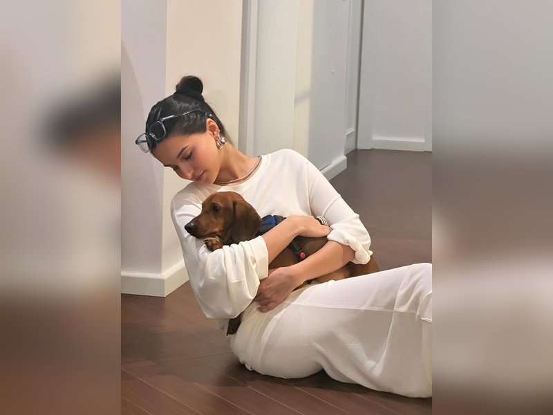 Tara Sutaria spends the weekend cuddling with her fur babies 