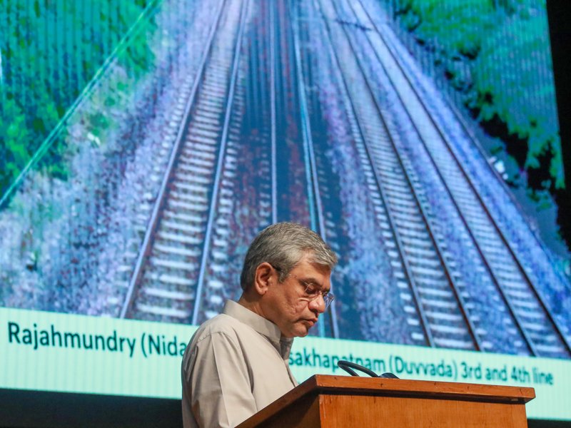 Ashwini Vaishnaw to flag off extended Srinagar-Jammu Vande Bharat on Thursday