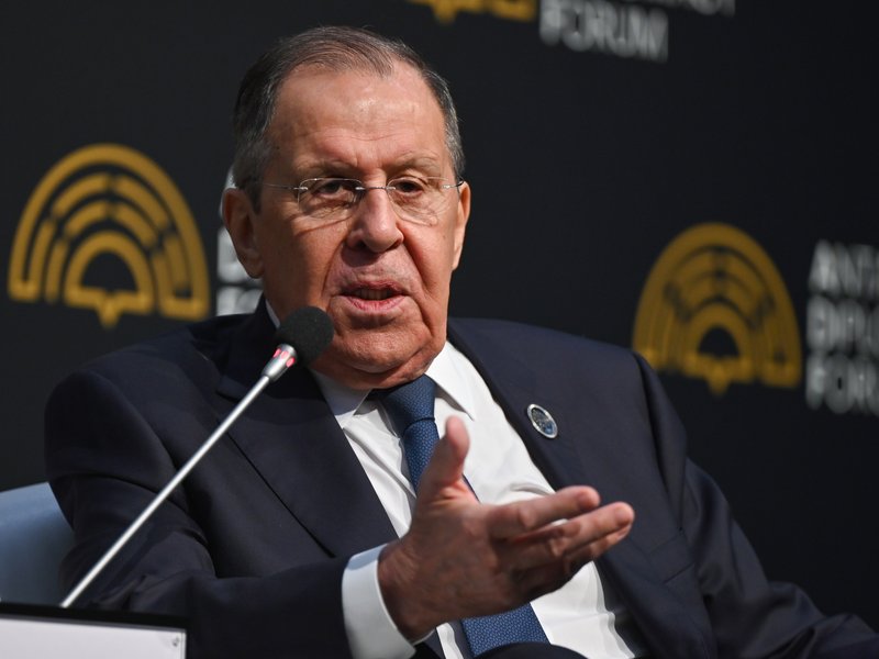 Antalya: Russian Foreign Minister Sergei Lavrov delivers a speech at a panel discussion during the Antalya Diplomacy Forum in Antalya, Türkiye on Saturday, April 18, 2026. The 5th edition of the forum, hosted by the Turkish Foreign Ministry, is being held from April 17 to 19 under the theme “Mapping Tomorrow, Managing Uncertainties.” (Xinhua via IANS)