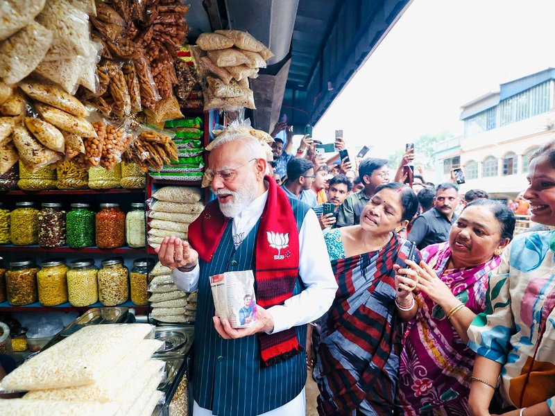 सोशल मीडिया पर झालमुड़ी का क्रेज, पीएम मोदी के वीडियो को मिल रहा जबरदस्त रिस्पॉन्स