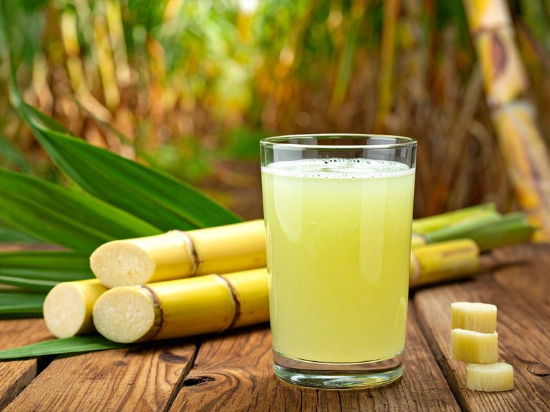 गर्मियों में गन्ने का जूस हर किसी के लिए सुरक्षित नहीं, इन बातों का रखें ध्यान