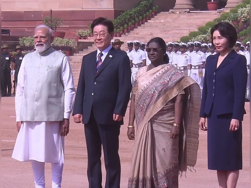 South Korean President Lee Jae Myung accorded ceremonial welcome at Rashtrapati Bhavan