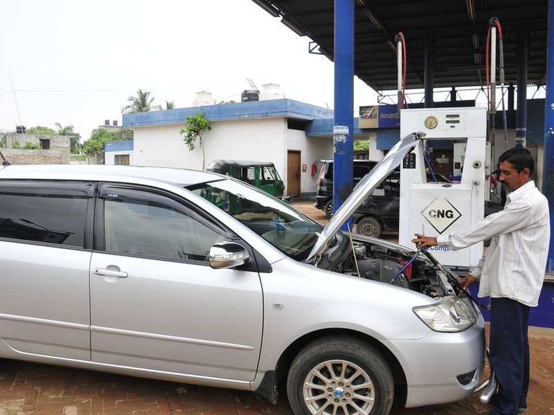 Bangladesh fuel crisis worsens; panic buying triggers long queues at petrol pumps
