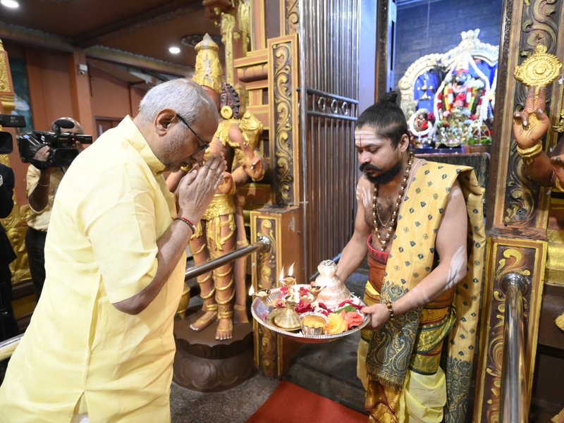 VP Radhakrishnan offers prayers at Seetha Amman Temple in Sri Lanka's Seetha Eliya 