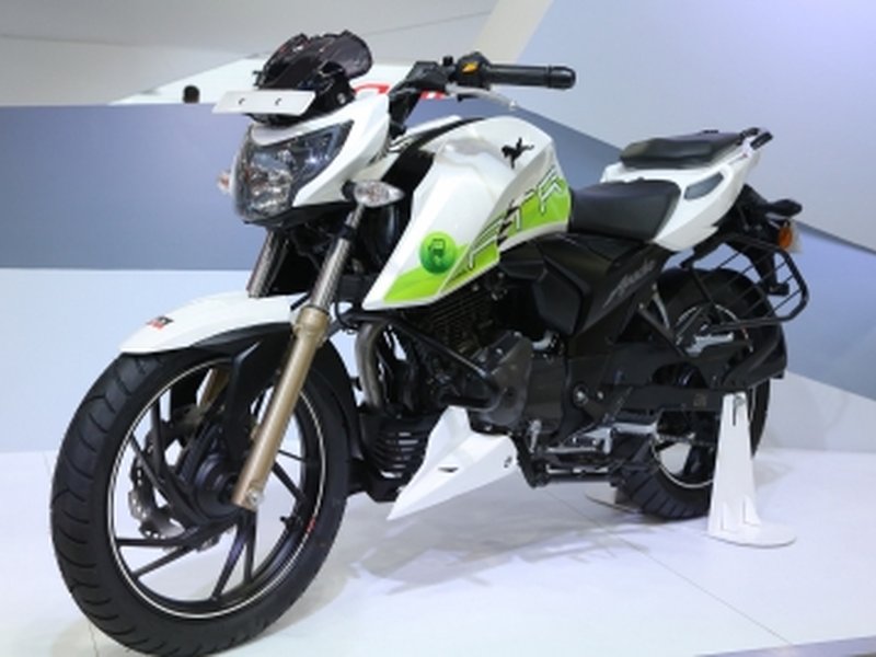 वैश्विक तेल संकट के बीच सरकार की बड़ी तैयारी, फ्लेक्स फ्यूल वाहनों को बढ़ावा देने की दिशा में बढ़ा रही कदम