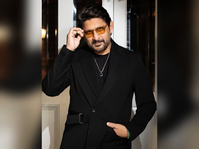 Arshad Warsi reveals he gets a birthday wish from Amitabh & Jaya Bachchan at midnight