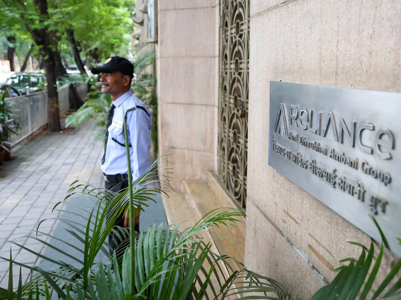 CBI arrests 2 top RCom executives in Rs 19,694 crore bank fraud case, company responds (Lead)