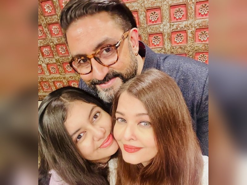 Aishwarya Rai marks 19 years of marital bliss with Abhishek Bachchan with a perfect family pic
