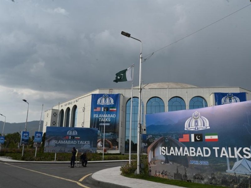 Table for talks set as world awaits US, Iran meet halfway in Islamabad