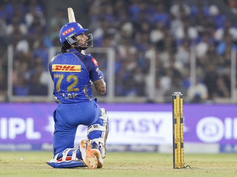 तिलक स्पिनरों के खिलाफ आगे बढ़कर शॉट खेलें: चेतेश्वर पुजारा