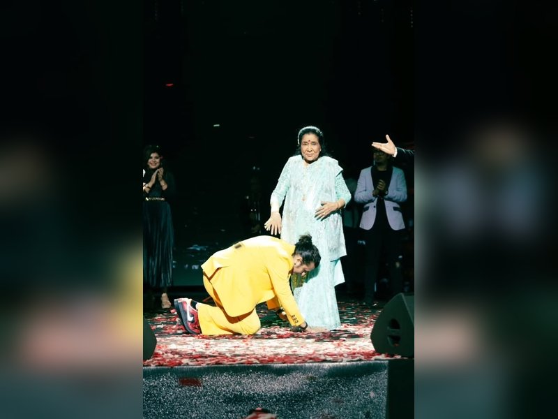 Sonu Nigam reveals why he feels there is ‘no need to express sadness’ over the demise of Asha Bhosle