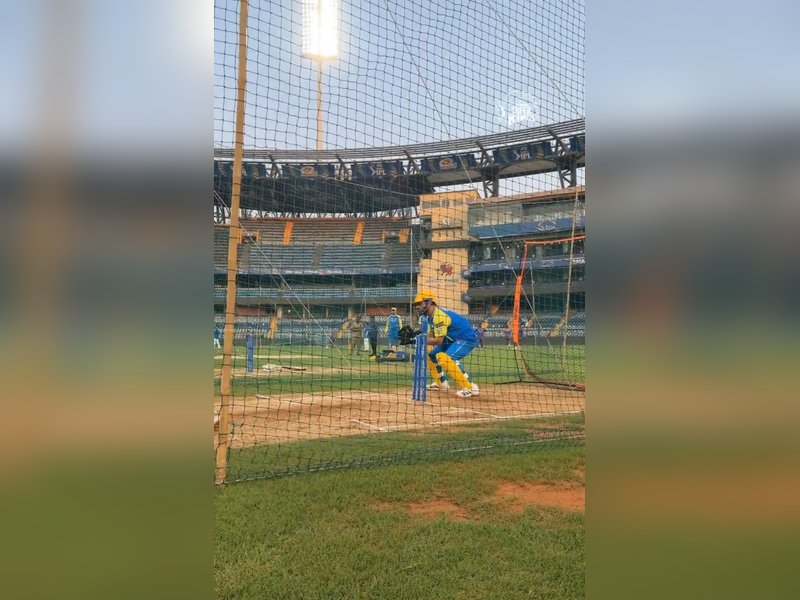 Dhoni making a comeback against MI would be really special: Aditya Tare