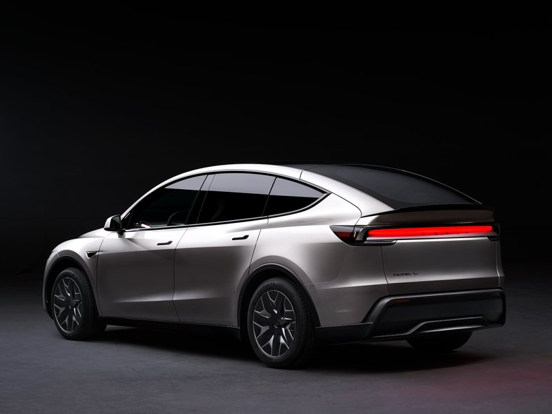 टेस्ला ने भारत में छह सीटों वाली मॉडल वाई एल को 61.99 लाख रुपए में लॉन्च किया, जून में शुरू होगी डिलीवरी 