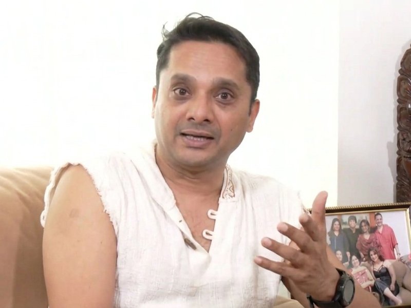 'मैं बंदर की तरह स्टेज पर कूदता था, लोग मुझे देखकर हंसते थे', आशा भोसले के पोते ने लाइव शो से जुड़ा बताया किस्सा 