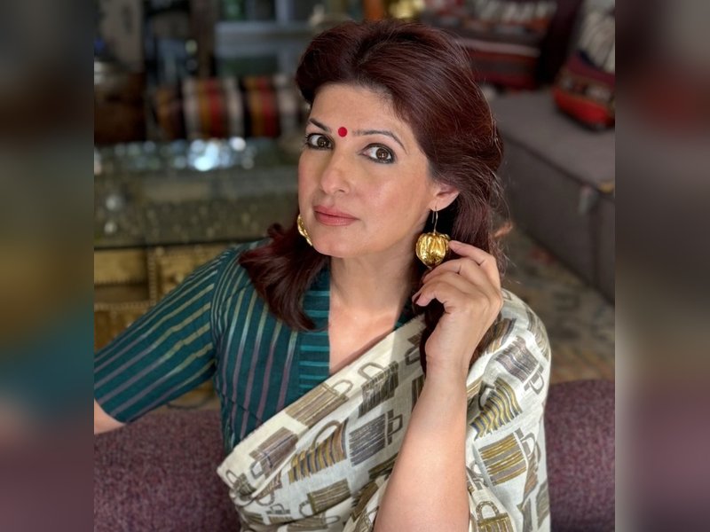 Twinkle Khanna says ‘mat kar’ is Akshay Kumar’s ‘only contribution’ to her writing career